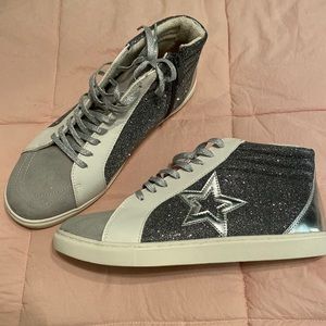 Torrid high top sneaker size 11W